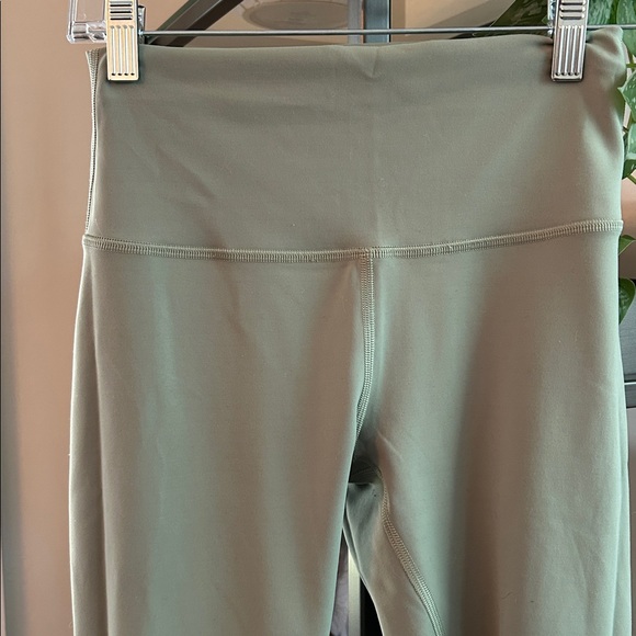 Lululemon Align Wunder 25” Sage Green Size 6 - Picture 2 of 4